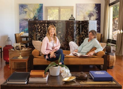 “Esta casa tiene casi 30 años, se construyó
de cero y en etapas. Mi hija Delfina, que es arquitecta, hizo la última reforma y Eugenio le puso su impronta”, cuenta Soledad