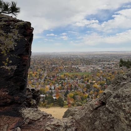 Esta ciudad brinda una excelente oportunidad para realizar actividades como senderismo, ciclismo y escalada (Instagram/@vwpassion)