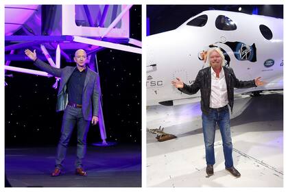 Esta combinación de fotografías de archivo de 2019 y 2016 muestra a Jeff Bezos (a la izquierda) con un modelo del módulo lunar Blue Moon, de Blue Origin, en Washington, y a Richard Branson, con un cohete SpaceShipTwo, de Virgin Galactic, en Mojave, California. (AP Foto/Patrick Semansky, Mark J. Terrill)