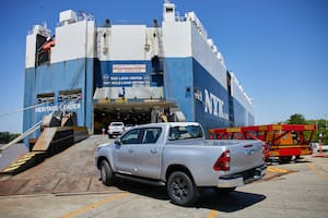 El detrás de escena de cómo se envían 300 autos por día al puerto para vender en el mundo
