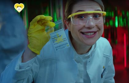 Está compuesto por papel comestible impregnado de una ligera capa de aceite de cánnabis