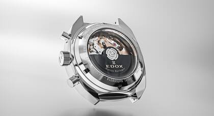 Esta edición limitada refuerza un vínculo natural, Edox y Fangio comparten una misma visión del tiempo. En ambos, el control del instante se convierte en una forma de arte.