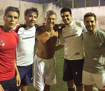 Esta el la imagen que Volpe (entre Burlando y Bisbal) subió a su cuenta de Facebook