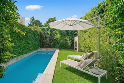 Está en la calle Mendoza al 1100, a pocas cuadras de los Lagos de Palermo