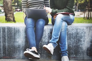 "Quiero probar estar con una chica pero sin dejar a mi novio"