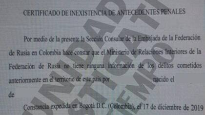 Esta es la certificación de antecedentes firmada por un supuesto miembro de la diplomacia rusa por la que anda por Bogotá alias 'Servac'