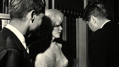 Esta es la única fotografía en la que aparecen los hermanos Kennedy junto a la estrella de cine.