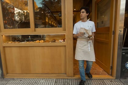 "Esta es mi primera apertura, es complejo y difícil, un territorio que todavía no está escrito, pero estoy feliz, no tengo miedo a la cantidad de horas y es puro aprendizaje. Además, Máximo Togni y Martín Arrieta, los dueños, son gastronómicos y eso suma un montón", asegura.