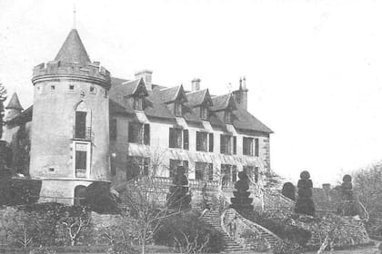 Esta es una de las pocas fotografías que existen del Château de Masgelier en Creuse, donde Marceau pasó dos meses enseñándole pantomima a niños huérfanos para que pudieran ocultarse del ejército nazi