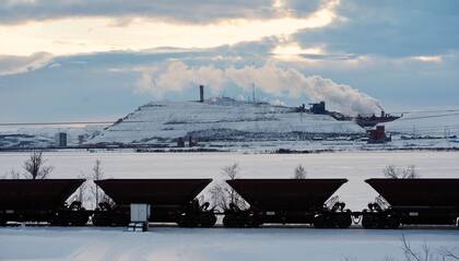 Esta foto de archivo tomada el 16 de noviembre de 2012 muestra la mina de hierro de la empresa minera estatal sueca LKAB (Luossavaara-Kiirunavaara Aktiebolag) en la ciudad más septentrional de Suecia, Kiruna.