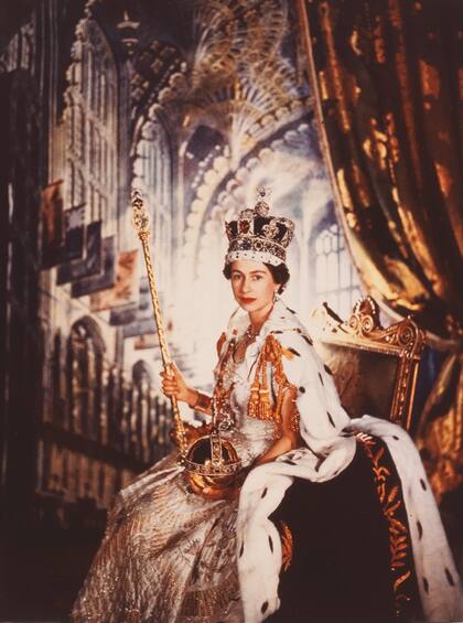 Esta foto de Isabel II realizada por Cecil Beaton fue mucho más que inspiración para la serie "The Crown"