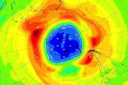 Esta foto de la Agencia Espacial Europea muestra el tamaño del agujero de la capa de ozono en el Polo Sur