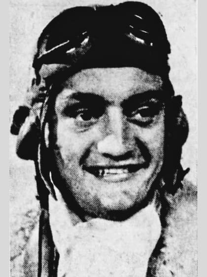 Esta foto del Capitán Yager apareció en el periódico Palmyra Spectator el 20 de diciembre de 1944.