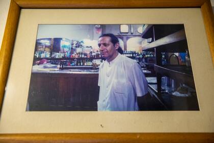 "Esta foto es de mis comienzos en El Británico", cuenta Carlos.