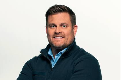 Esta foto sin fecha facilitada por UnitedHealth Group muestra al consejero delegado de UnitedHealthcare, Brian Thompson. (AP foto/UnitedHealth Group via AP)