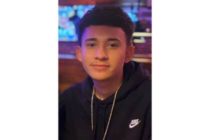 Esta foto sin fecha, proporcionada por Rachel Reyes el viernes 20 de febrero de 2026, muestra a Ruben Ray Martinez, ciudadano estadounidense que fue baleado de muerte en Texas por un agente federal de inmigración el año pasado. (Rachel Reyes vía AP)