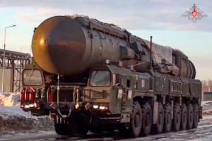 Rusia hizo maniobras militares con su principal misil balístico intercontinental nuclear