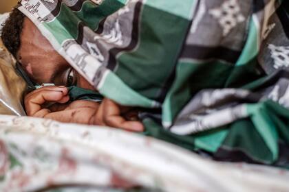 Esta fotografía del 20 de noviembre de 2020 muestra a un sobreviviente de la masacre de Mai Kadra del 9 de noviembre de 2020