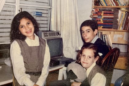 Esta fotografía se tomó en 1988, cuando Julio Ardita había recibido una de sus primeras computadoras; él tenía 14 años; cinco años más tarde estaría hackeando bases de datos de todo el mundo