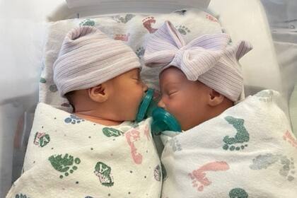 Esta fue la primera vez que las gemelas se acostaron juntas el 15 de diciembre de 2021
