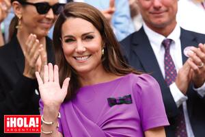 Esta fue su segunda aparición pública desde que anunció que que está tratándose un cáncer. La anterior, que fue el mes pasado, cuando acompañó al Rey en el desfile militar Trooping the Colour.