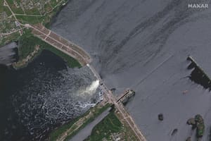 Ucrania afirma que Rusia destruyó la gigantesca represa Kakhova y temen “un desastre ecológico global”
