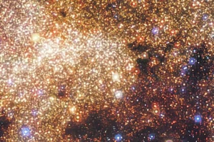 Esta imagen presenta un primer plano de una imagen de amplio campo, captada en el infrarrojo cercano, de la región central de la Vía Láctea, tomada con el instrumento HAWK-I instalado en el Very Large Telescope de ESO