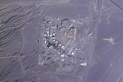 Esta imagen satelital de Planet Labs PBC muestra la planta de enriquecimiento nuclear de Natanz, en Irán