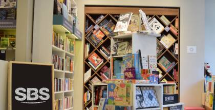 Esta librería internacional cuenta con títulos en muy variados idiomas.