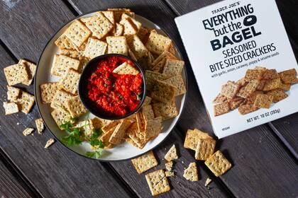 Esta línea de Trader Joe's es amada por sus deliciosos sazonados, pero su nuevo snack disgustó a la mayoría de clientes