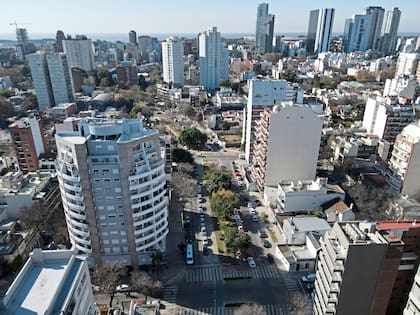 Esta microzona aprovecha el verde que el parque lineal provee en la avenida García del Río, que se convierte en avenida Comodoro Rivadavia al cruzar Cabildo