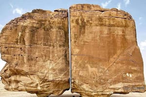 El "corte láser" de una roca en Arabia Saudita que ningún experto puede explicar