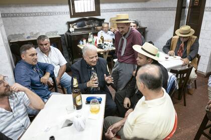 “Está pasando algo especial con la payada", dicen los locales y aseguran que la relación con los raperos es un aprendizaje de ida y vuelta
