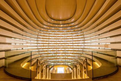 Está primariamente construido a base de madera contralaminada con madera procedente de bosques italianos y austriacos