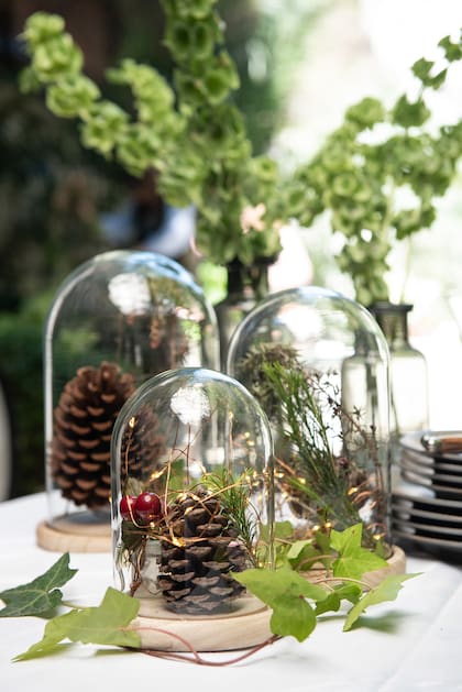 Esta propuesta no solo busca embellecer el entorno, sino también simplificar el proceso, ofreciendo una expresión artística sin esfuerzo que se adapta a cualquier espacio y celebración.