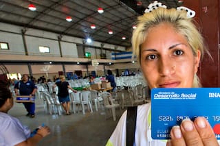 Tarjeta Alimentar en el conurbano: alivio por la ayuda con un efecto dispar