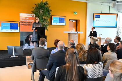 Esta semana Máxima Zorreguieta dio un discurso en Utrecht en el marco del programa Conectando el Dominio de la Deuda de la Asociación de Municipios Holandeses (Foto: Instagram @koninklijkhuis)