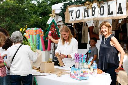 Esta será la 29ª edición de la feria Navidad en las Caballerizas y, por tercer año consecutivo, la organización está a cargo de Fundación María de Guadalupe, que destina la recaudación al sostenimiento de sus proyectos educativos en los barrios Las Tunas (Tigre) y Garín (Escobar)