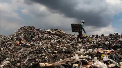 Está también el hecho de que producir plástico hoy es mucho más barato que reciclarlo