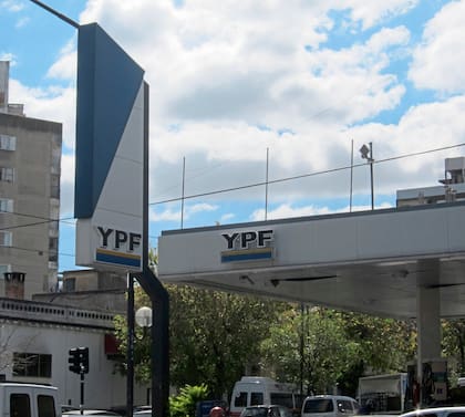 Estación de servicio de YPF en Buenos Aires