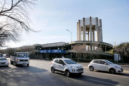 El espacio de 30.000 metros cuadrados podrá convertirse en un comercio minorista, alimentación y gastronomía, local deportivo o gimnasio, ámbito de lectura, servicios públicos, cine, teatro, galería de arte, museo, oficina comercial o consultora, incluso, puede mantenerse como playa de estacionamien