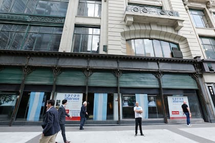 Así se ve hoy la fachada de Harrods