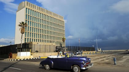 Estados Unidos afirmó en su momento que su embajada en La Habana fue objeto de un ataque acústico, pero no identificó la fuente.