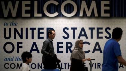 Estados Unidos desplegará más controles en todos sus aeropuertos civiles