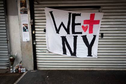 Persianas cerradas en los comercios, una estampa que se repite en los estados más golpeados por la pandemia de coronavirus