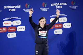 Estadounidenses baten récord mundial de relevo en Mundial de Natación en Singapur