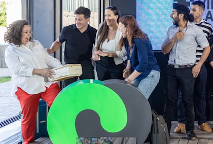 “Estamos muy emocionados. Hemos desarrollado la biocaja, un producto sustentable que ayude a la industria vitivinícola desde Mendoza, que tanto amamos", comentó a LA NACIÓN María José Laciar, integrante de 4m3.bio