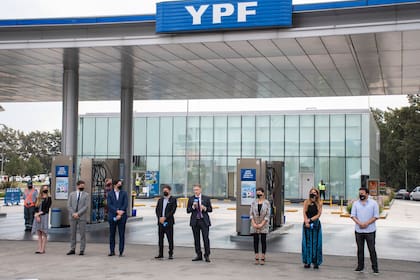 “Estamos muy orgullosos de ponernos al servicio de la educación y sus trabajadores con esta acción”, dijo el presidente de YPF, Pablo González
