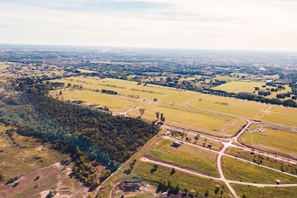 Estancia Carabassa es un barrio privado en el km 56 del Ramal Pilar sobre un campo de 42 hectáreas