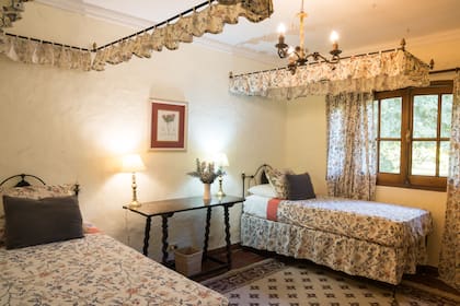 Estancia Los Patos cuenta con cinco habitaciones cómodas y muy lindas.